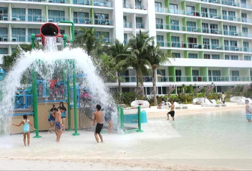 Azure Urban Resort Staycation Manila Exterior photo