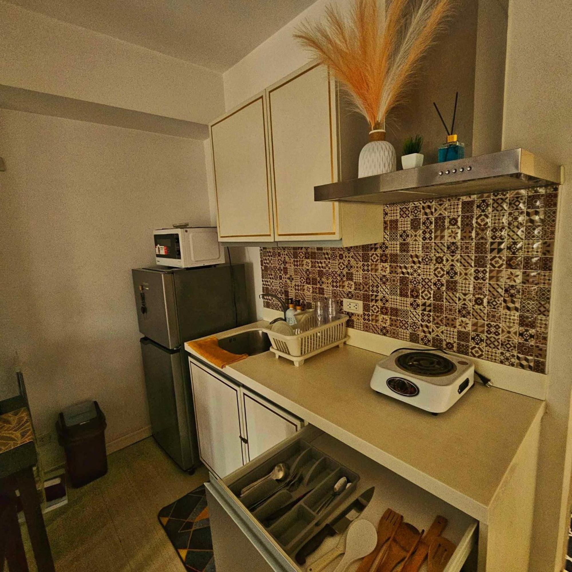Azure Urban Resort Staycation Manila Exterior photo